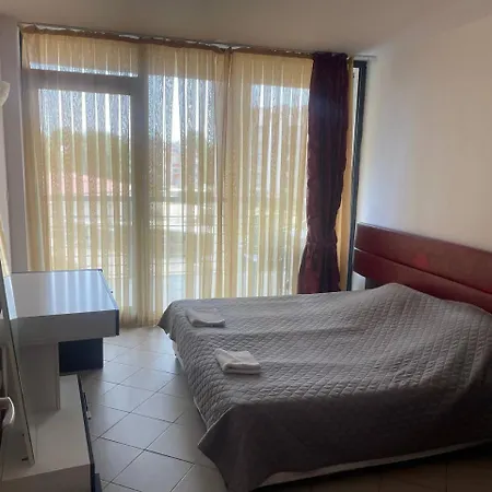 голям двустаен 300 м от плажа 307 Apartment