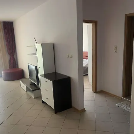 голям двустаен 300 м от плажа 307